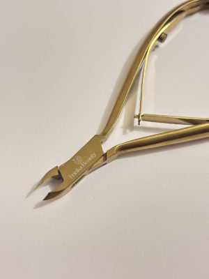 Pince à cuticules